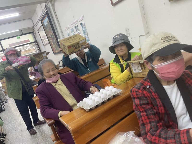 南港恩友中心 供餐及物資分送